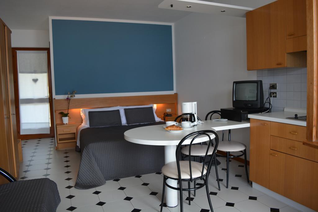Residence San Vito برنزوني سول جاردا المظهر الخارجي الصورة
