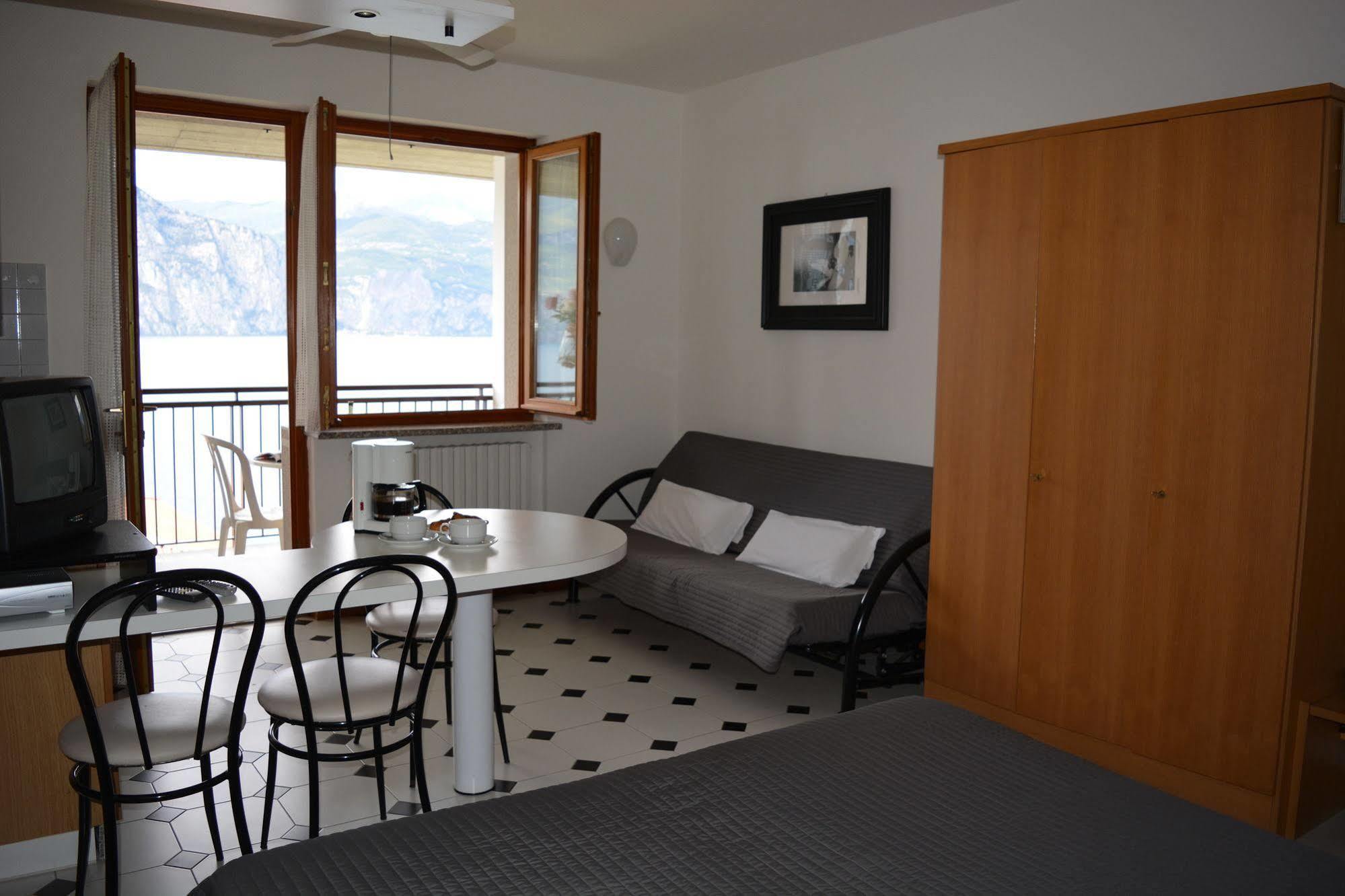 Residence San Vito برنزوني سول جاردا المظهر الخارجي الصورة
