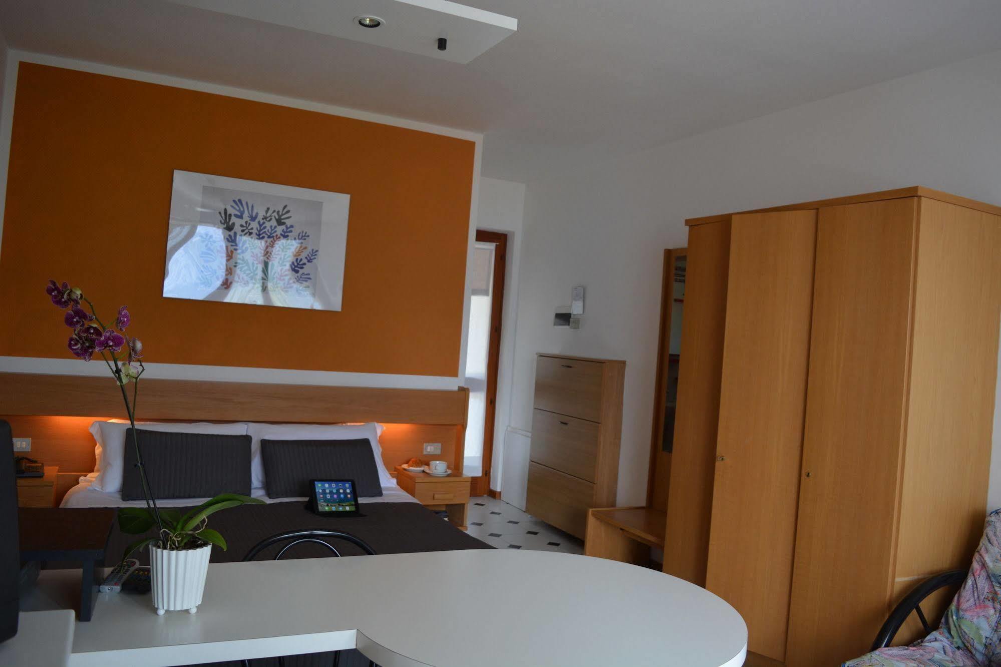 Residence San Vito برنزوني سول جاردا المظهر الخارجي الصورة